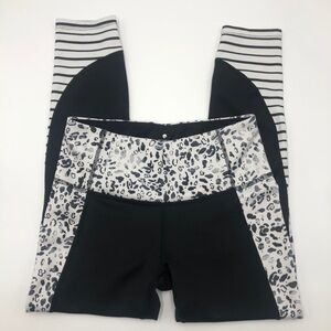 Apana 7/8 length multi print leggings size small